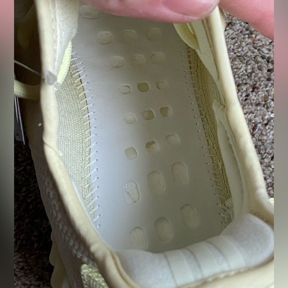 Yeezy Boost 350 V2 Butter 11 Deadstock NWT - Picture 11 of 13